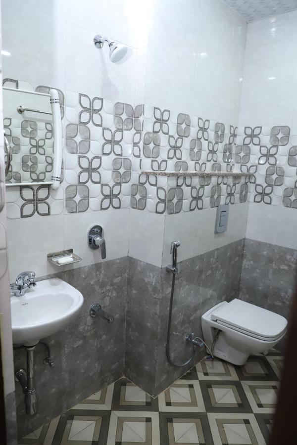 Hotel Sheeba 阿杰梅尔 外观 照片
